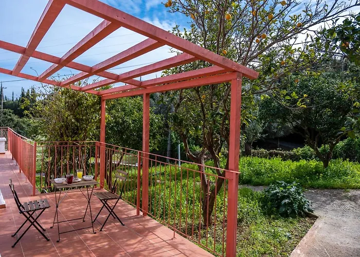 Salty Pebble House בית נופש *