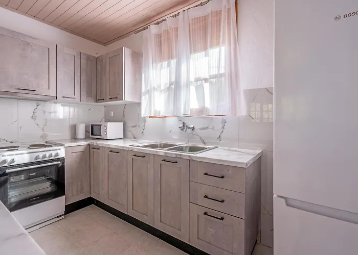 Salty Pebble House בית נופש פיסקרדו